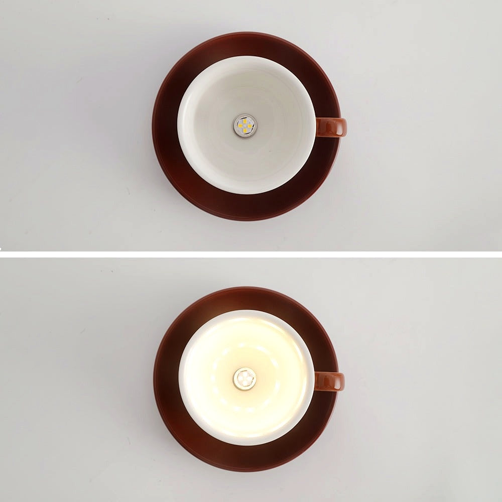 Plafonnier Tasse de Thé Céramique Rose Original - détail de la lumière
